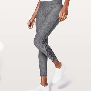 Lululemon leggings size 4 gray tied to it